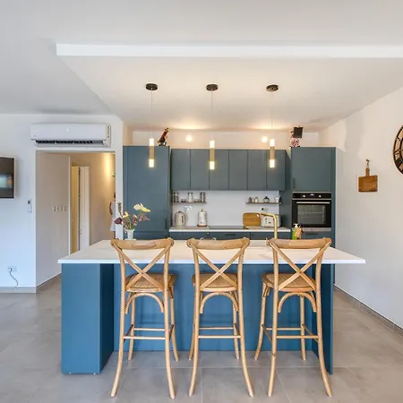 Modern Qala Gozo Apt, Shared Pools & Balcony