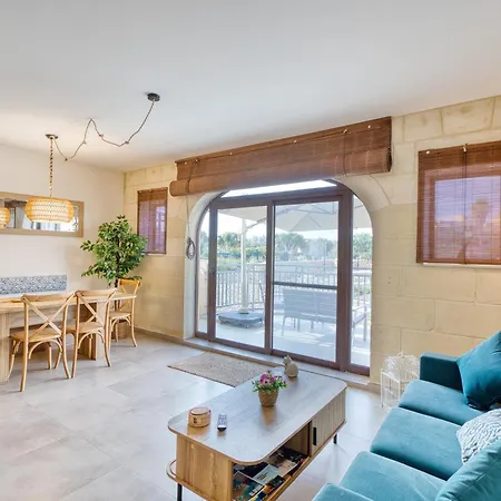 Modern Qala Gozo Apt, Shared Pools & Balcony