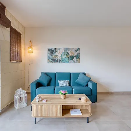 Modern Qala Gozo Apt, Shared Pools & Balcony Apartment San Martin