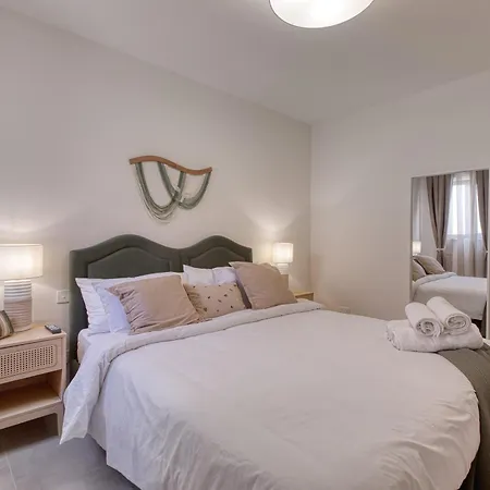 Modern Qala Gozo Apt, Shared Pools & Balcony *