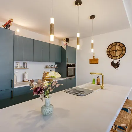 Modern Qala Gozo Apt, Shared Pools & Balcony Apartment