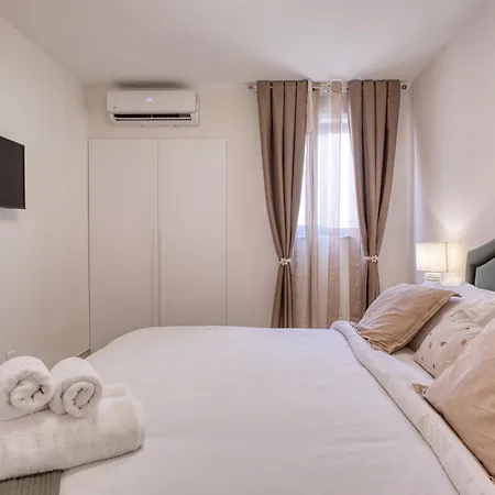 Modern Qala Gozo Apt, Shared Pools & Balcony