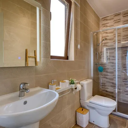 Modern Qala Gozo Apt, Shared Pools & Balcony * San Martin